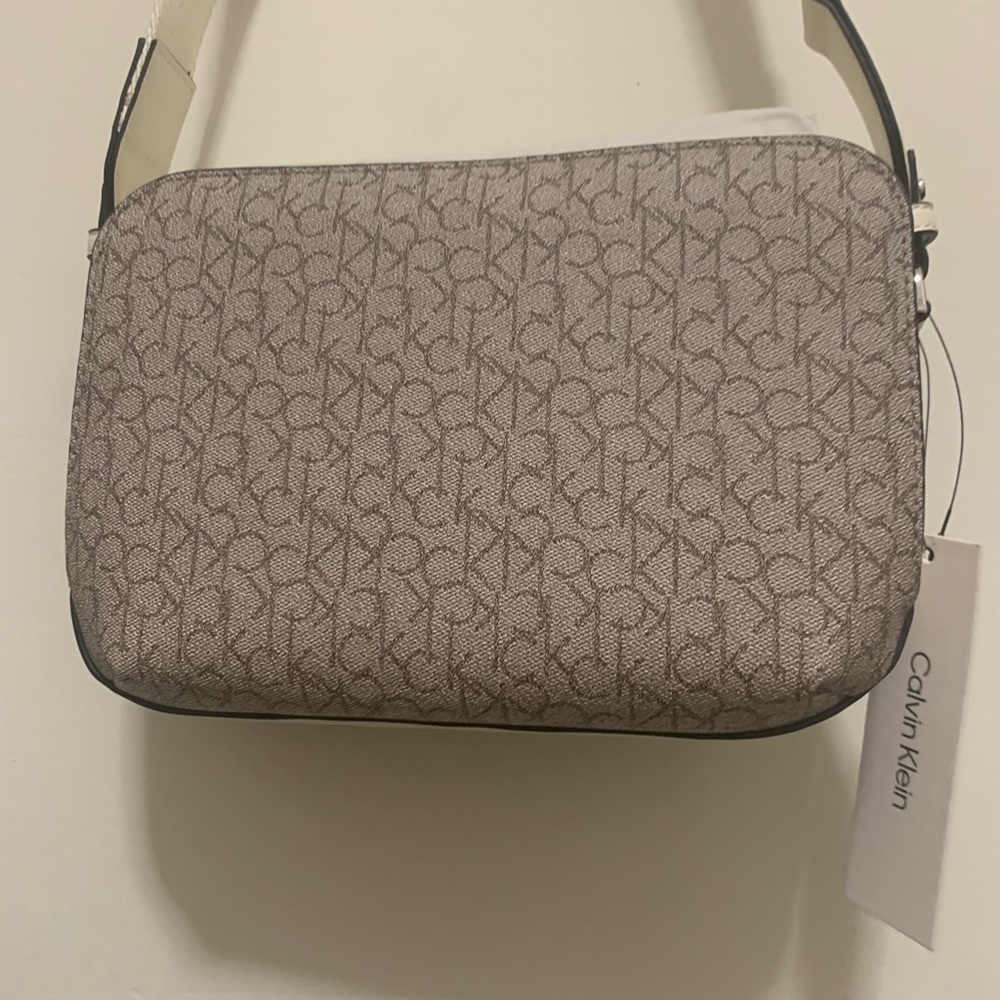 Calvin Klein Beige and White Crossbody Bag - Picture 4 of 9